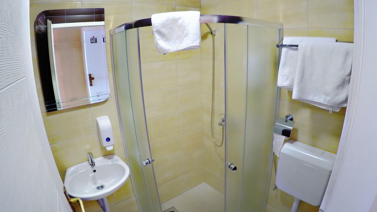 City Hostel 巴尼西卢卡 外观 照片
